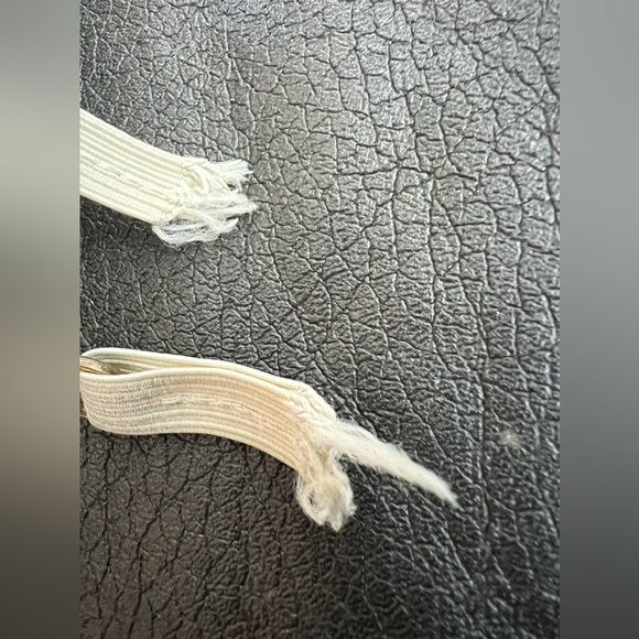 Tread Crossbody bag - Picture 5 of 6